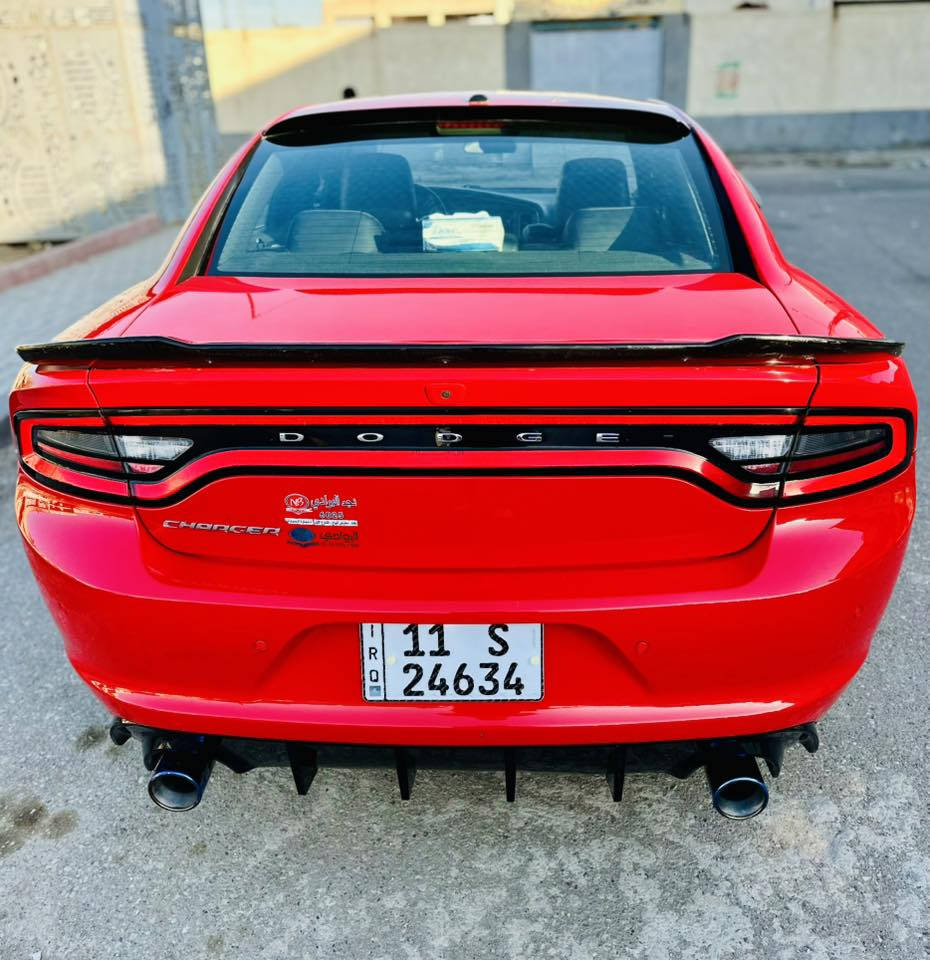 السلام عليكم للبيع
اللبيع جارجر كفالة عامة من الصبغ
چارجر موديل 21 اصل تو ويل بأإسمي 
مكينة 3.6 ماشية 45 

صور الحادث بالمنشور تبديل بنيد بلادي نفس اللون قطعة اصلية نفس الكود مال السيارة ونفس الصبغ حته بالسونار يطلع مفتوح ميطلع مبدل
 والجاملغ بي تعديل بارد بسيط جداً وحته ممبين 
كفالة عامة من الصبغ دعامية راجعة نفسها 
ممبدلة ومكفولة من الكلير والصبغ الامريكي 

كير محرك تبريد حدادية كفالة عامة استوك السيارة ع البلادي ماملعوب بيها ابد 
رقم بغداد انكليزي 

ويل نجمة حجم 20  تخم تاير تو سايز 
خلفي قياس 275 امامي قياس 245
اضافة سوادات كت كامل لايت زنون اصلللللي
غرفة بلاك توب جلد اسود كشنات حضن
تدفئة استيرن 
تدفئة جميع المقاعد الأمامية والخلفية 
وتبريد جميع المقاعد الأمامية والخلفية 
هيترات بالمري 
وذاكرة خزن ميموري لكرسي السائق
كرسي السائق والراكب تحكم كهربائي 
سبيرها وعدتها بلايلون بعدهم كتلوك الشركة بيها مامفتوح 
ابيع ع السونار وين ما يعجبك تفحص افحص 
الشراي يتصل واني بالخدمة 
مكان السيارة بغداد للاستفسار ***********
