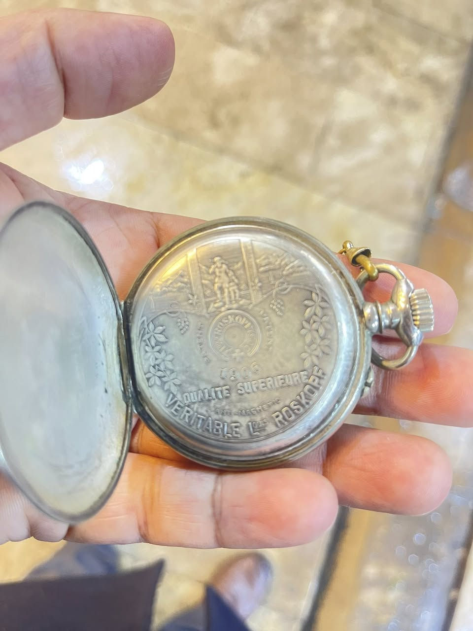 ساعة جيبية قديمة 150$


**إذا كنت صاحب هذا الإعلان وتريد حذفه لأي سبب، رجاءا أرسل رسالة إلى الدعم الفني**