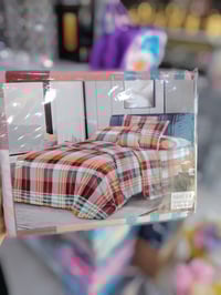 فرشه نفرين • ألوان مختلفة