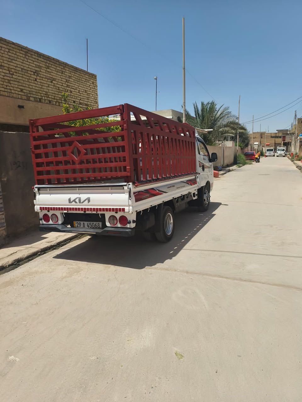 السلام عليكم كيا فحل 2025 
ماشيه 38 الف رقم واسط محجر وتحويره وكاسحه 
السياره جاهزه من كلشي مكاني ذي قار قضاء الفجر 
الاستفسار ***********
اخوان اني مكلف للنشر
