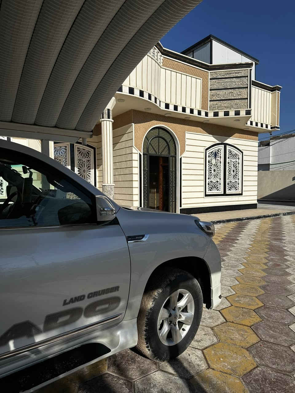 سلام عليكم تيوته برادو مديل 2010محدثه 2017سياره جديده معنه الكلمه كفاله عامه غير نص باب خلفي بدون لا فتح ولا معجون اثر شخط والباقي كفاله رقم اربيل دولي سياره فول مواصفات دبل سبير دبل تانكي شاشه جبيره تبريد 3قطع سبعه راكب منضومه زنون جديده سياره مال جناي سعر 215وبيه مجال بسيط مكاني نجف الاشرف ‭0780 673 0866‬
