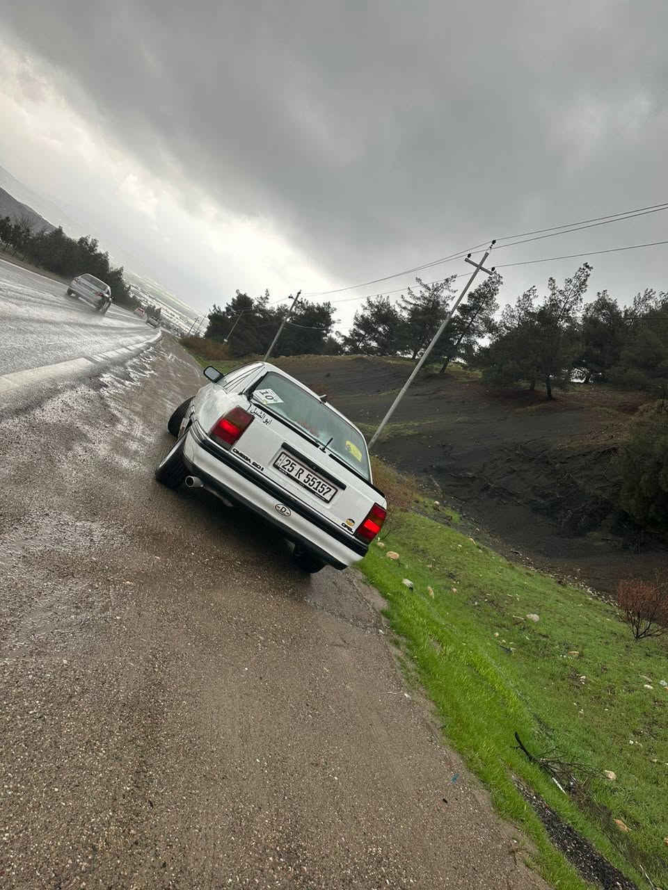 اوبل اوميكا مكفوله كلها ع بلاد بدون صبغ رقم دولي بأسمي شرط التحويل والغرامات هزه جديده بيها كابون بانزين مكينه 2000 بلادي كلشي بيها شغال أصغر كلوب بيها شغال
السعر 35 وبيها مجال ***********
