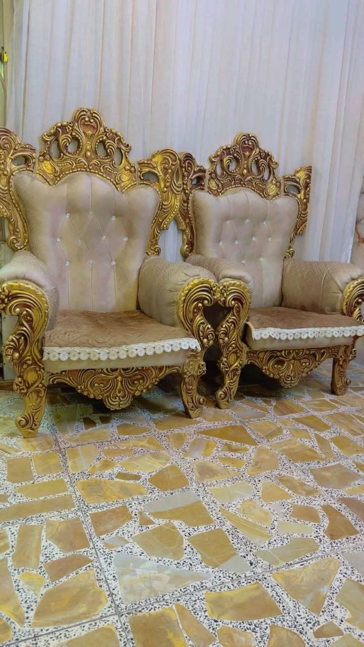 السلام عليكم تخم للبيع ١٠ مقاعد نضيف جداً ويا طبلاته  ثنين زغار وحده وسط چبيره السعر خاص او واتساب ***********

