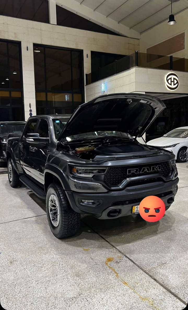 للبيع دوج Ram TRX  موديل 2022 وارد امريكي كفاله عامه كلين تايتل بدون فتحه السياره فول جداده وغنيه عن التعريف عن باقي المواصفات جديده حيل محرك 8V سعه  6.2 دفع رباعي العنوان بغداد معارض النهضه معرض الشارقه 
***********
