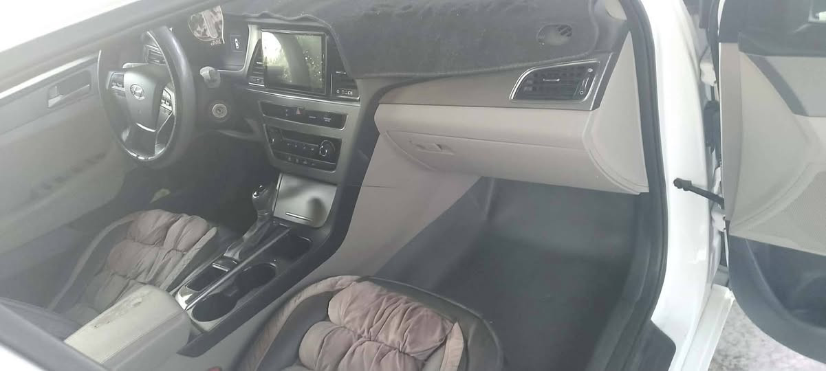 السلام عليكم
اليريد الجديد هاذا الجديد

وشرط الفحص والسونار وين ميعجبك تفحص افحص 

برغي ممفتوح 
سياره جديده جديده
 و.دواخل جديدة

سوناتا.2017..
امريكي...
حادثهة جاملغ خلفي ومصلح نفسة 
رقم اربيل  دولي 21...
داخله هزه بسمي...

سبير جديد .... .  

المواصفات...  

تحكم ستيرن...
..

 .
شاشه جبيره.. 
 
بلوتوث مكان شحن..... 
حساسات خلفيه....

محرك 2400  بلادي  ..
كير ومكينه بلكارتون صدر خلفي وامامي جديد

تخم تاير...
ويل بلادي ...

مانقصها لو برغي نضافه
السيارة جديدة 
السعر.       ((125))
 بيها مجال للشراي🧿
***********
***********
