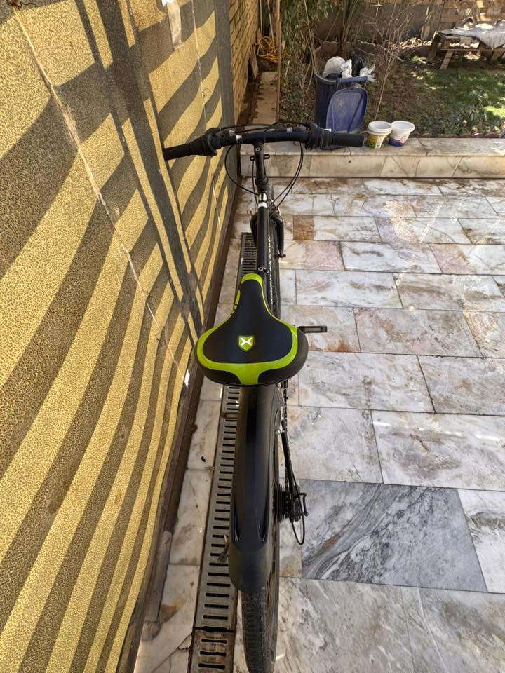 سلام عليكم بايسكل ياباني اصلي مو تجاري يطبك جميع ابريكات شغاله والمكينه السرع ثنينهن شغالات قياس 26 سعر ٨٥الف وبي مجال قليل ***********
