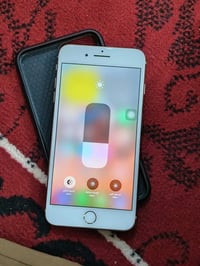 آيفون ٨ بلس • ٦٤ • شاشة اصلية