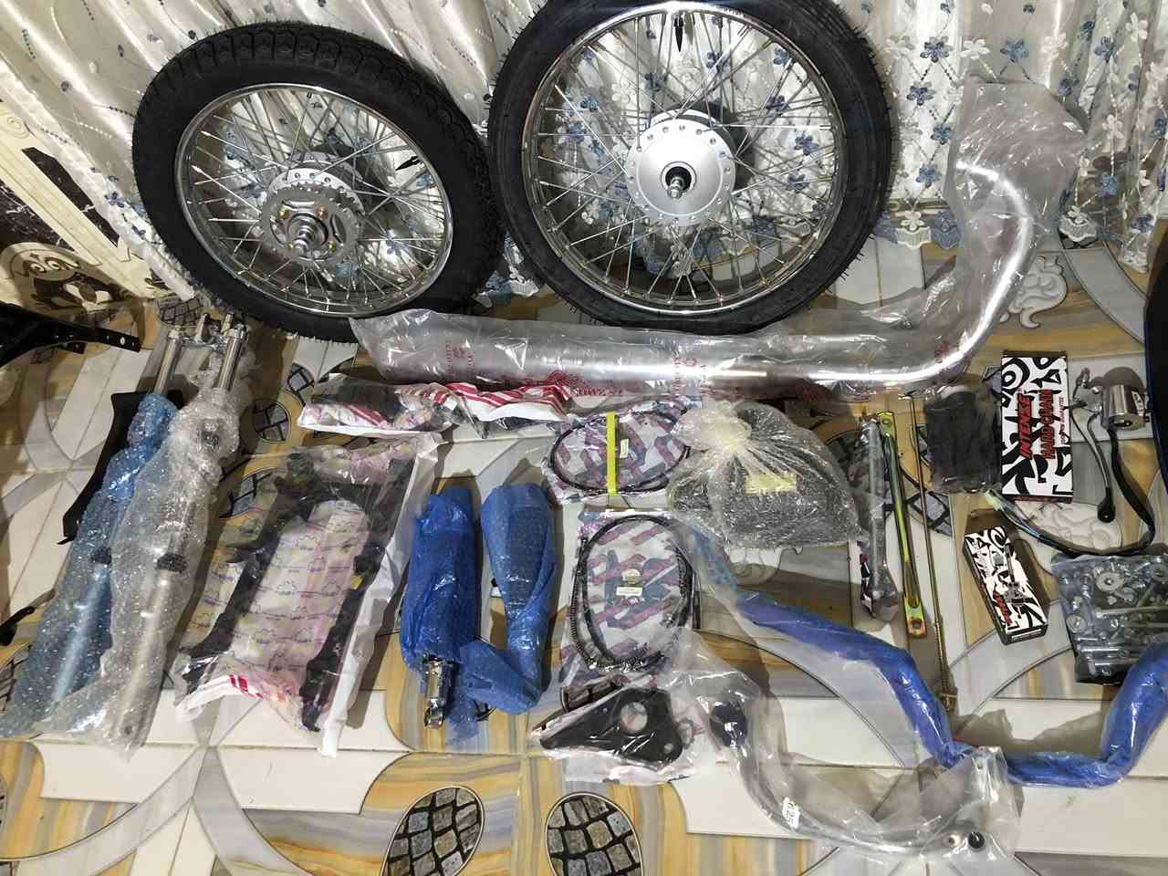 سلام عليكم شـاصي اوراق اصولي لبيع+تـعميره كامله وكله اصلي مابيه شي تجاري بدون مكينه اشتري مكينه وشده ولا تكلي بيعلي بس الشاصي كله كامله ابيع سعره 800قفل قفل عنواني تنومه ***********
