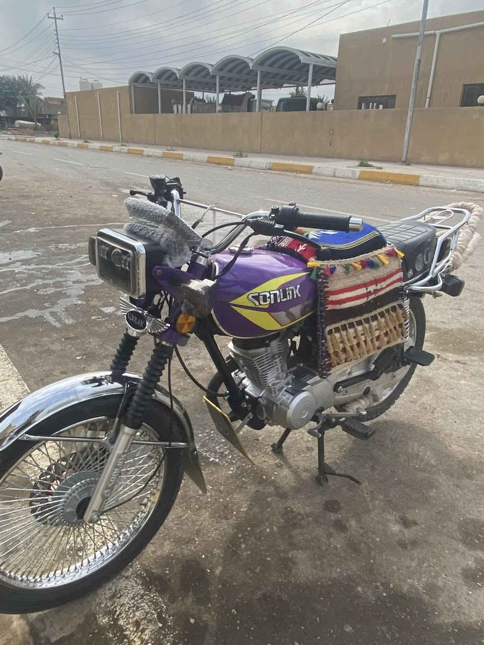 دراجه تايكر للبيع موديل 25 أربعه كير دراجه خير من الله شلعه ومعدل شك الكاع كهربائيات كامله أوراق كامله محرك ما مفتوح دراجه بعدهه زيرو السعر 750 وبيهه مجال مكاني ديالى كنعان  مراوس يرهم الستفسار ***********
