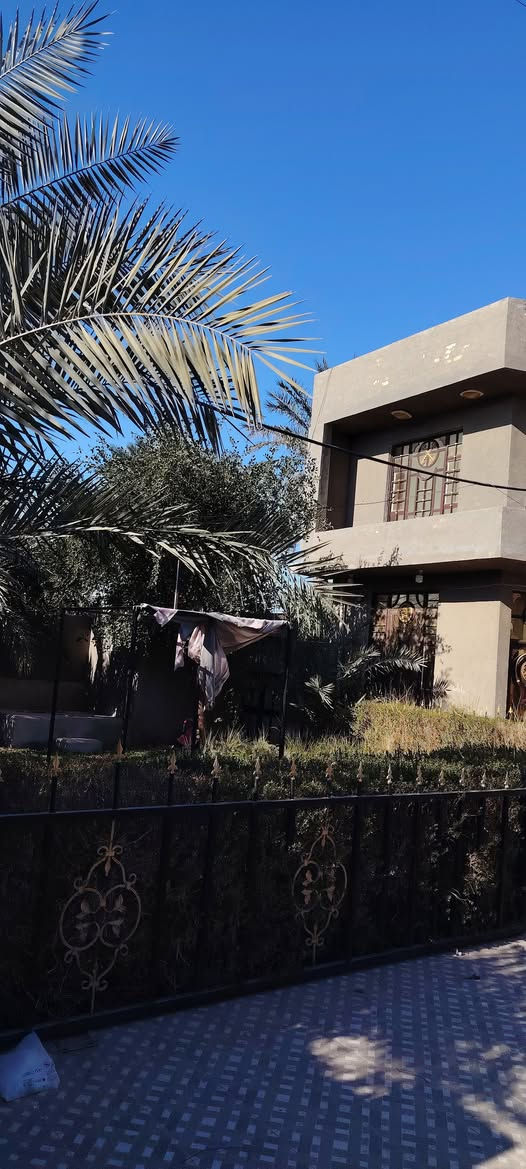 دور الضباط حي الجوادين الاولى
يالله
اقره التفاصيل
 قبل الاتصال 
*********** اتصال +وتساب
الدار للبيع طابقين بناء حديث
دور الضباط حي الجوادين
يبعد عن الشارع الرئيسي 100 متر
المساحة 600 متر
البيت فارغ حاليا يعني تستلم كبل مفاتح وتسكن بي
السعر 137 بي مجال تم تخفيض السعر مستعجل ع البيع
