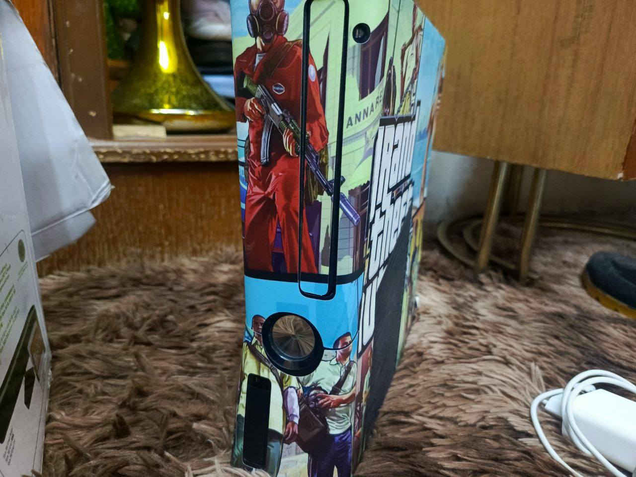 Xbox 360
يدات تحكم ثنين ، الملحقات كاملة وياه ، كارتونة مالته نظيفة 
40 لعبة قويات ، لون اسود مغلف ، اخو الجديد 

100 الف 
مكاني بغداد الشعب
***********
***********
