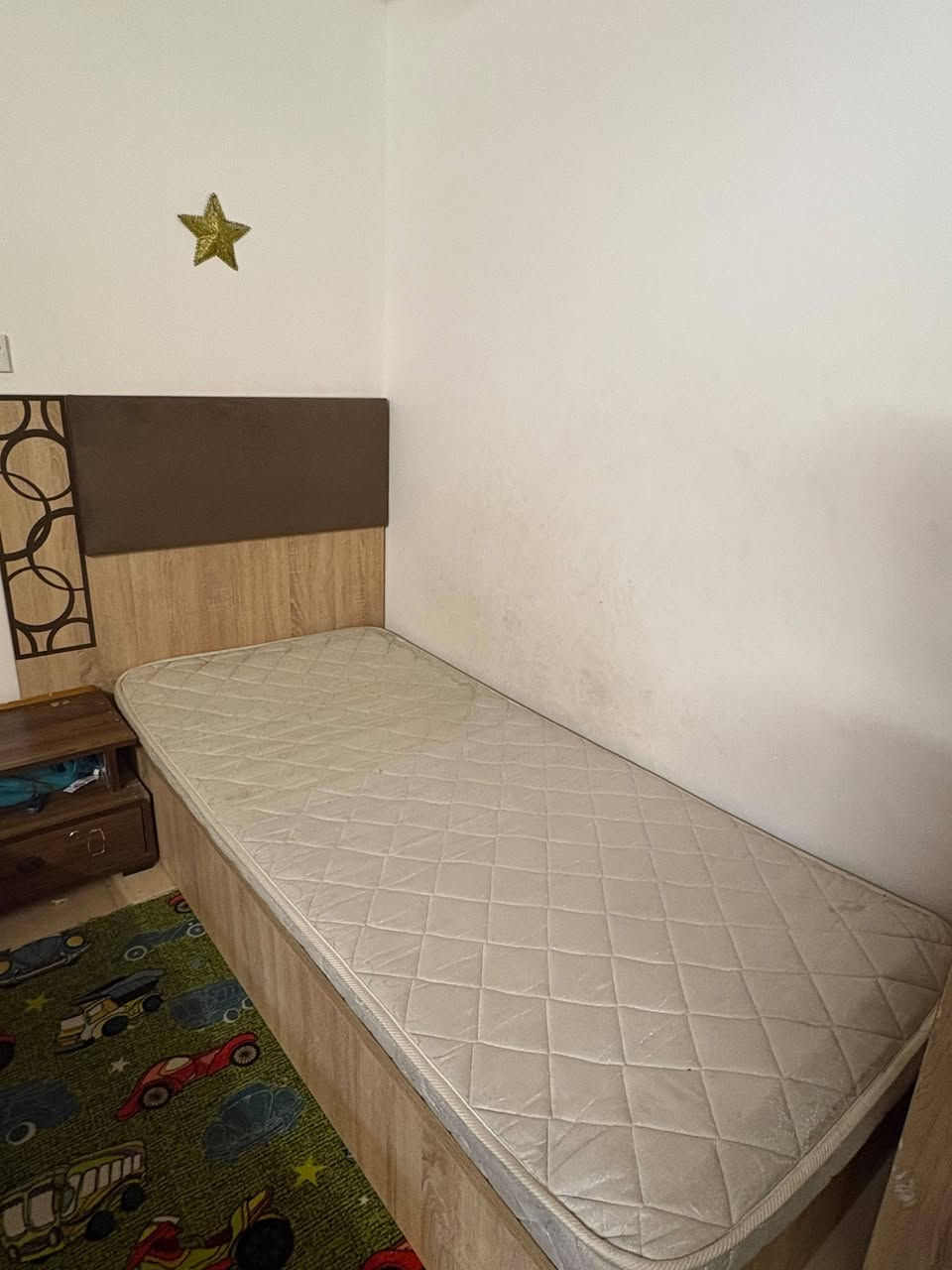 غرفه نوم شبابيه 3 قطع
كنتور + سرير عدد 2 
السعر 230 الف وبي مجال


**إذا كنت صاحب هذا الإعلان وتريد حذفه لأي سبب، رجاءا أرسل رسالة إلى الدعم الفني**