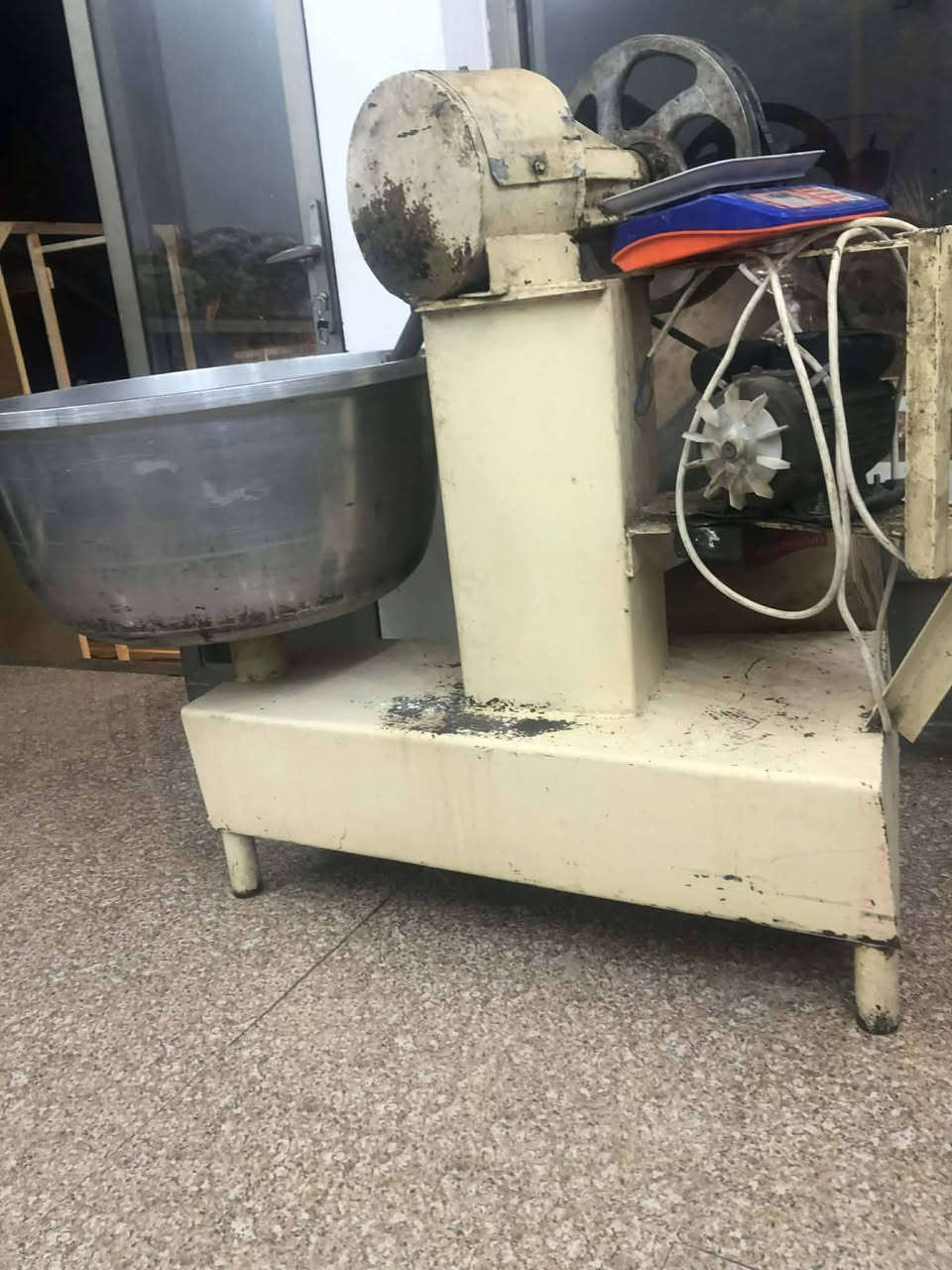 السلام عليكم
عجانة عراقية للبيع 
حجم 50 كيلوغرام 
للاستفسار الاتصال 
***********
