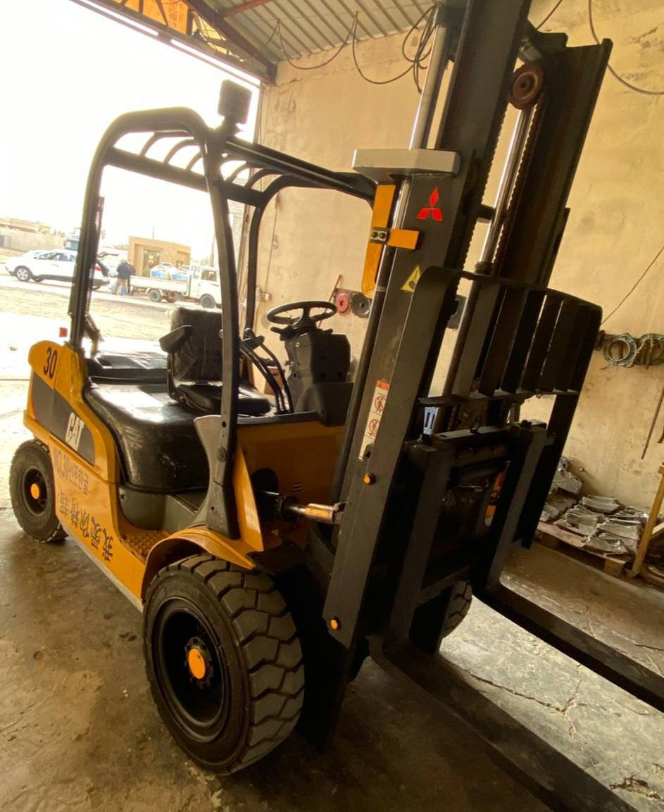 للبيع رافعه شوكيه كتر 3طن 3حركات موديل 2014كير مكينه أكسل تخم تاير جاهزه للعمل بيه اوراق مزاد شركه الببسي العنوان ديالى بعقوبة قرب مديريه المرور 
يوجد توصيل جميع المحافضات 
***********
***********
