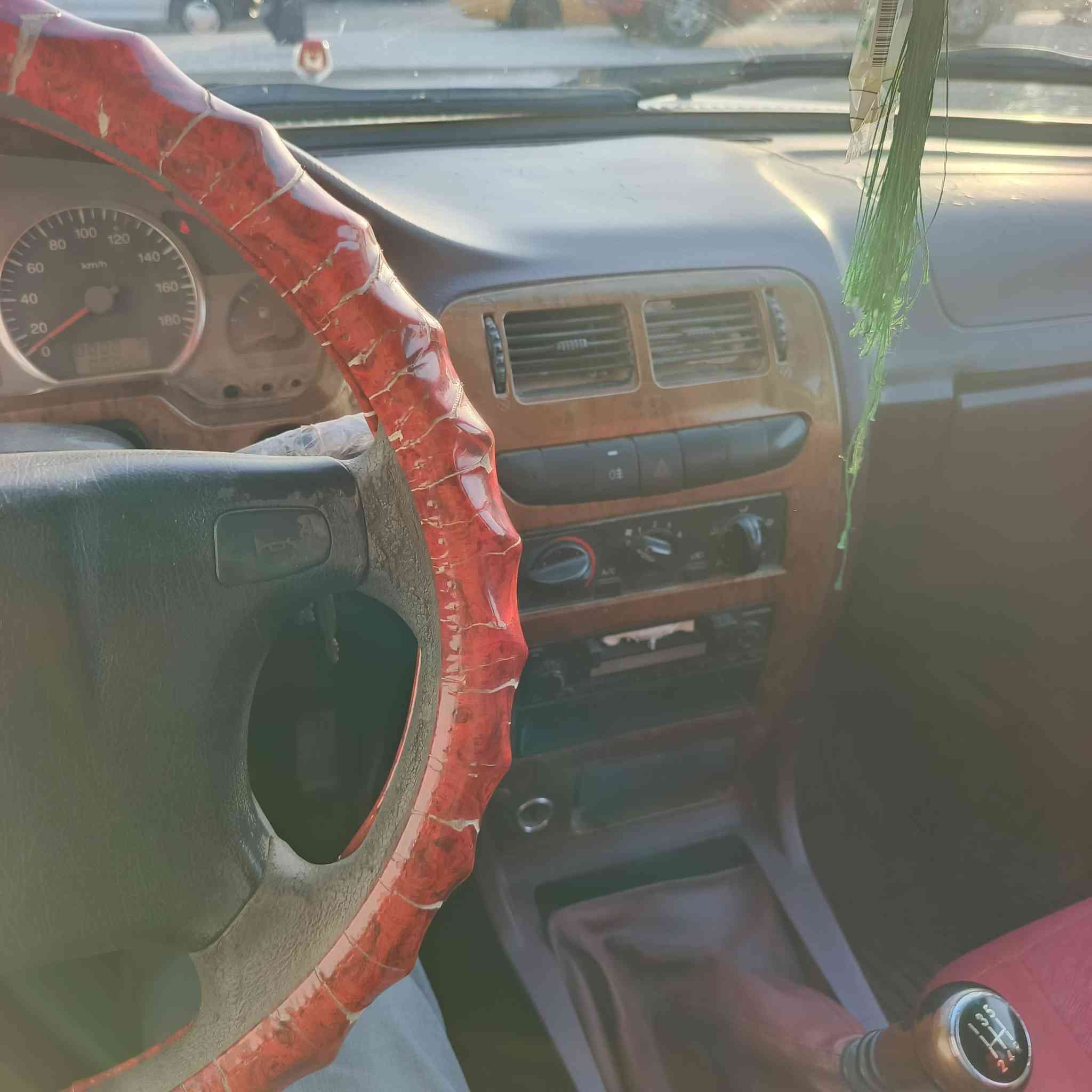 السلام عليكم سياره بيكم دير مديل 2009 باسمي السنويه ل, 28 الرقم مثنى السياره مكفوله من الحادث والتبديل والضربه كهربائيات شغاله حداديه تبريد كير محرك كله وضع الشركه السعر 50 وبيها مجال العنوان السماوه الرقم الهاتف ***********
