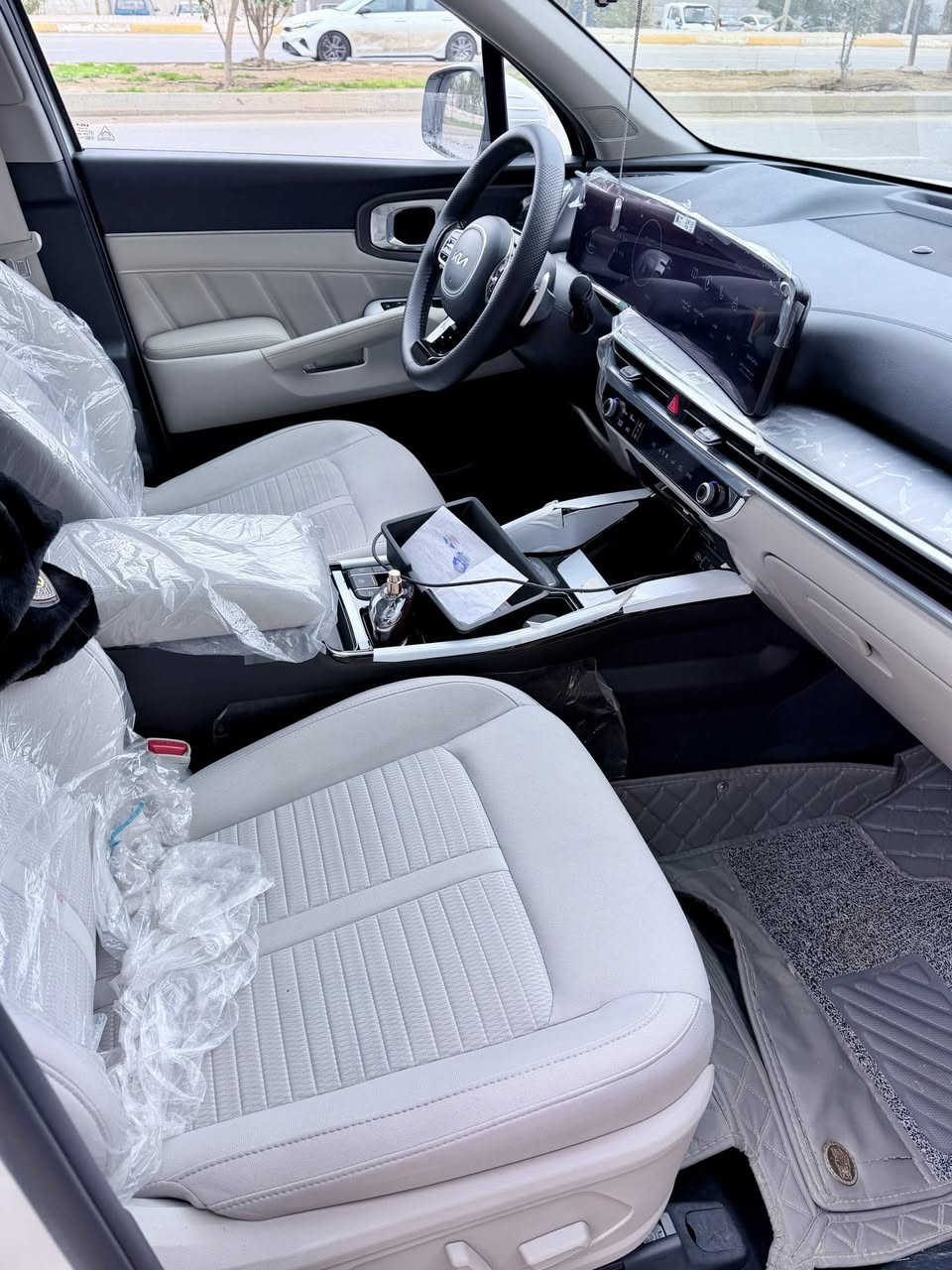 السلام عليكم ورحمة الله وبركاته
سورنتو موديل 25 خليجي وضع الزير

داتا شو 

كامرتين 

ويل ٢٠

🌳 وضع الزيرو ماشيه 9الاف فقط

🌳 الموديل 2025

🌳 سعة المحرك 6V 3,5L

🌳 مرتبط بناقل حركة أوتو 8 نمر

🌳 يبلغ عزم الدوران 350 نيوتن

🌳 كير ماوس

🌳 عدد AIR BAG 2

🌳 حساسات أمامية 

🌳 حساسات خلفية

🌳 لايت زينون + LED

🌳 كشافات 

🌳 بك لايت LED

🌳 ويل كب 20

🌳 4 دسك

🌳 قبضات أبواب من الألمنيوم

🌳 ماسحة خلفية

🌳 مفتاح التشغيل بصمة

🌳 تشغيل عن بعد 

🌳 فتح الصندوق كهرباء

🌳 شاشه متصل 

🌳 الانارة الداخلية هالوجين 

🌳 المقاعد لون أبيض

🌳 حركة المقاعد الأمامية والخلفيه كهرباء

🌳 7 راكب 

🌳 مثبت السرعة Cruise

🌳 المودات والأوامر الصوتية

🌳 أوضاع القيادة  Drive Mode

🌳 فحص أنظمة السيارة 

🌳 مقود جلد حياكة 

🌳 شفتات سرعه

🌳 تبريد شاشة

🌳 3 قطع تبريد 

🌳 هاند بريك بصمة 

🌳 ا ABS 

🌳ا Auto Hold   

🌳ا ISO Fex       

🌳 نظام مانع الانزلاق

🌳 نظام نزول المنحدرات 

🌳 اشارة في المرايا الجانبية

🌳 مخرج منفذ الطاقة ⚡

🌳 ا  Bluetooth / USB

🌳 بردات أبواب خلفية

🌳 بردة خلفية   

🌳 شاحن هاتف Wairlees

بانورما

السعر 338
***********
