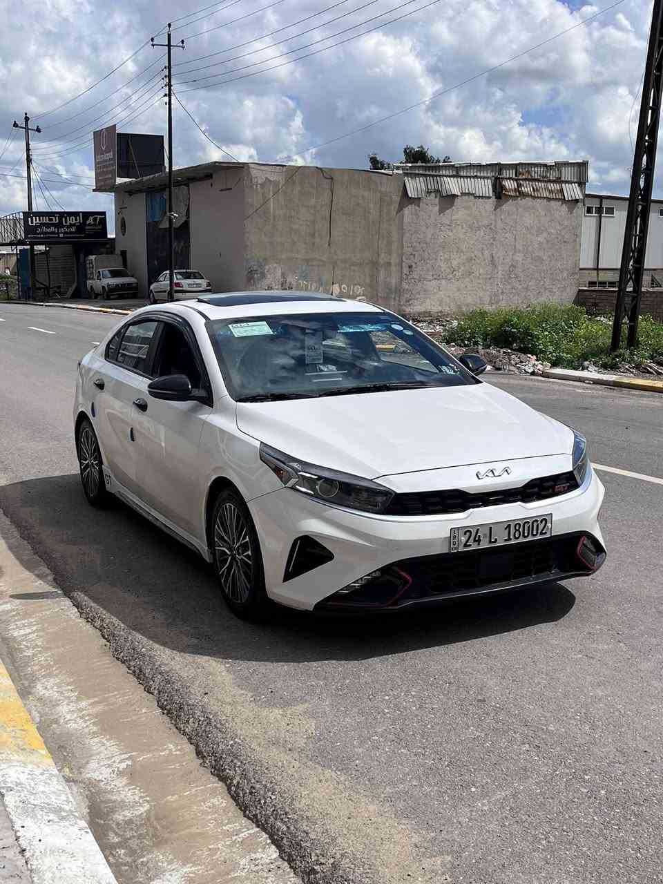 سلام عليكم كيا فورتي جيتي لاين مديل 23 سياره فول واحد ع واحد من عدا كشنات جلد سياره جديده ملاحضات مابيها ولا شخوط بيها بارد بحافيه البك لايت ع كد الاصبع بل حافيه ميبين سياره جديد ححيل جديده مال بيت ماشيه ٤٠ الف محرك 20 دوش المرغوب سياره باسمي بيها بابين لا ايربك ولا داخل اصلي الابواب مبدلهم  موجود رقم الشاصي منشور اليحب يتصل *********** الكورك هم بي واتسب فقط الكورك 

***********
