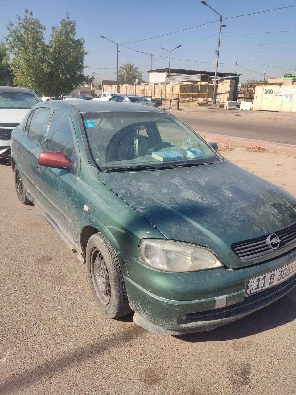 استرا 2002  رقم بغداد كير عادي بلاديه للبيع مكاني بغداد تبريد منظومه موجوده بس ميشتغل ماعرف السبب كليو متر هم واكف   مكاني بغداد السعر 45 مكاني بغداد
***********
