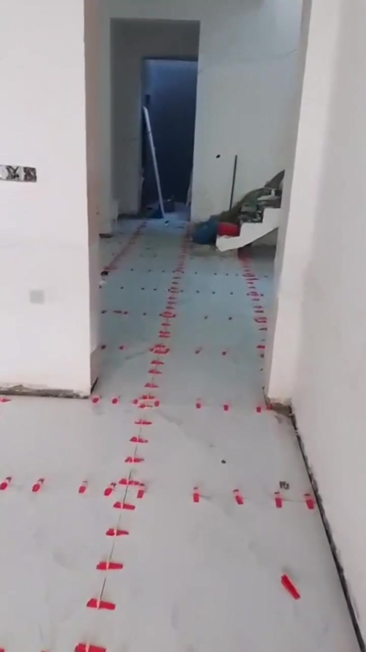 تبي تركب باركيه أو سيراميك ومحتار في استواء الأرضية؟ 🤔
لا تخاطر بجمال ديكورك بأساس غير مستوٍ. نحن نوفر لك حل التصفير (السكريد) الاحترافي الذي يضمن لك استواءً تاماً لأرضياتك.
"أبو سلطان" يضبطها لك من الألف للياء لتواصل ***********
