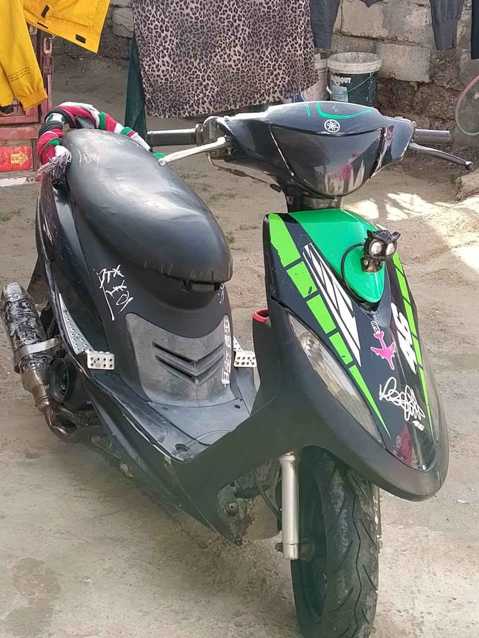 سلام عليكم درجة للبيع نضيفه سعر 400وبيه مجال ديالى بعقوبة رقم ***********
