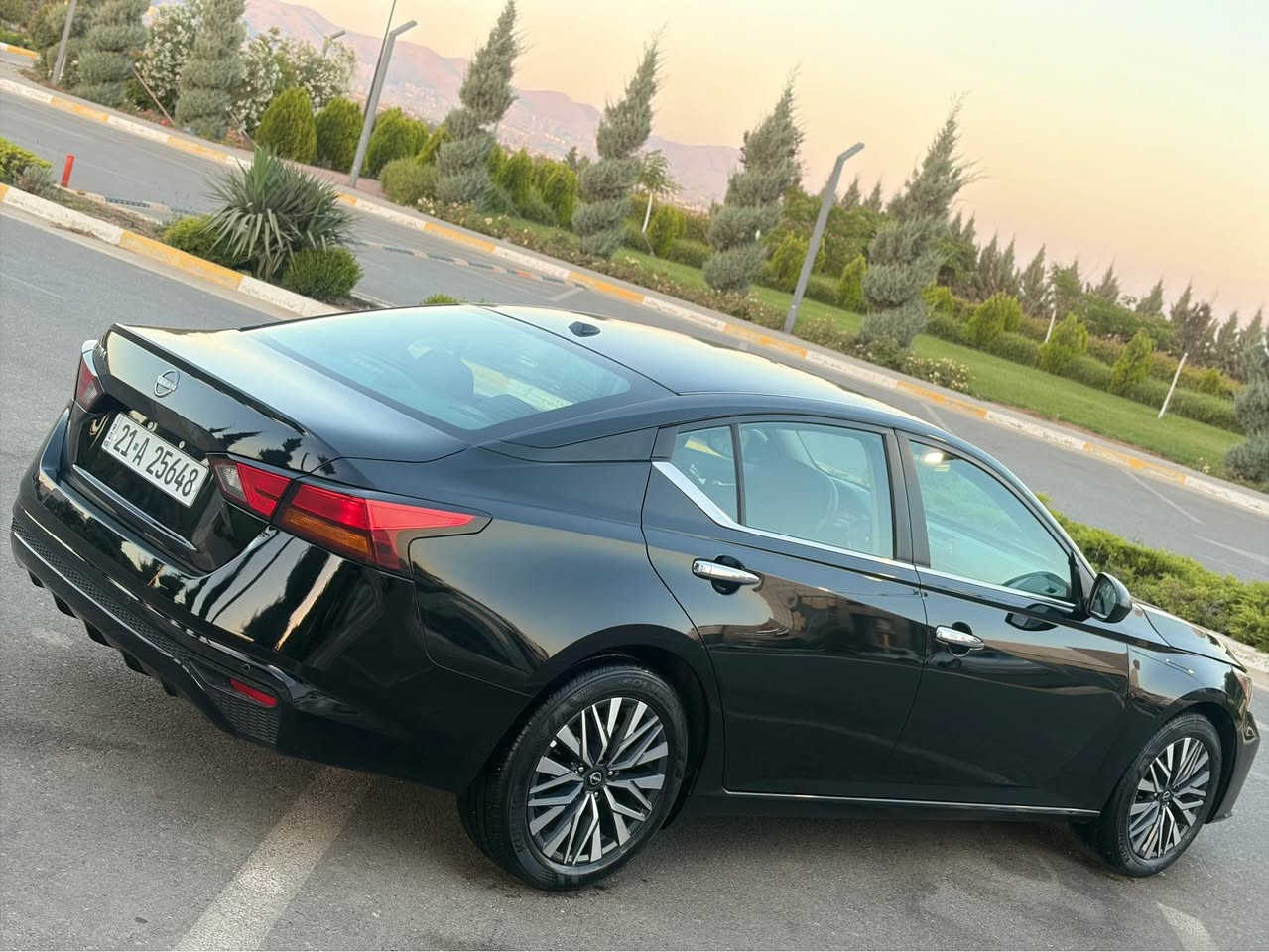 Nissan altima 2025. Clin 🧿🧿
✅ئالتيما ٢٠٢٥
✅کلين بێبۆياخ بێگۆراو
✅مواسەفات sv 
✅سە يارەکە پێويست بە وسف ناکات جونکە کلينە. هە مە ✅گياني بە شەرت . 
✅ساردو چالو شوختيش بە شەرت 
سلێماني  نرخ(١٦٧)
*********** السليمانية, العراق
