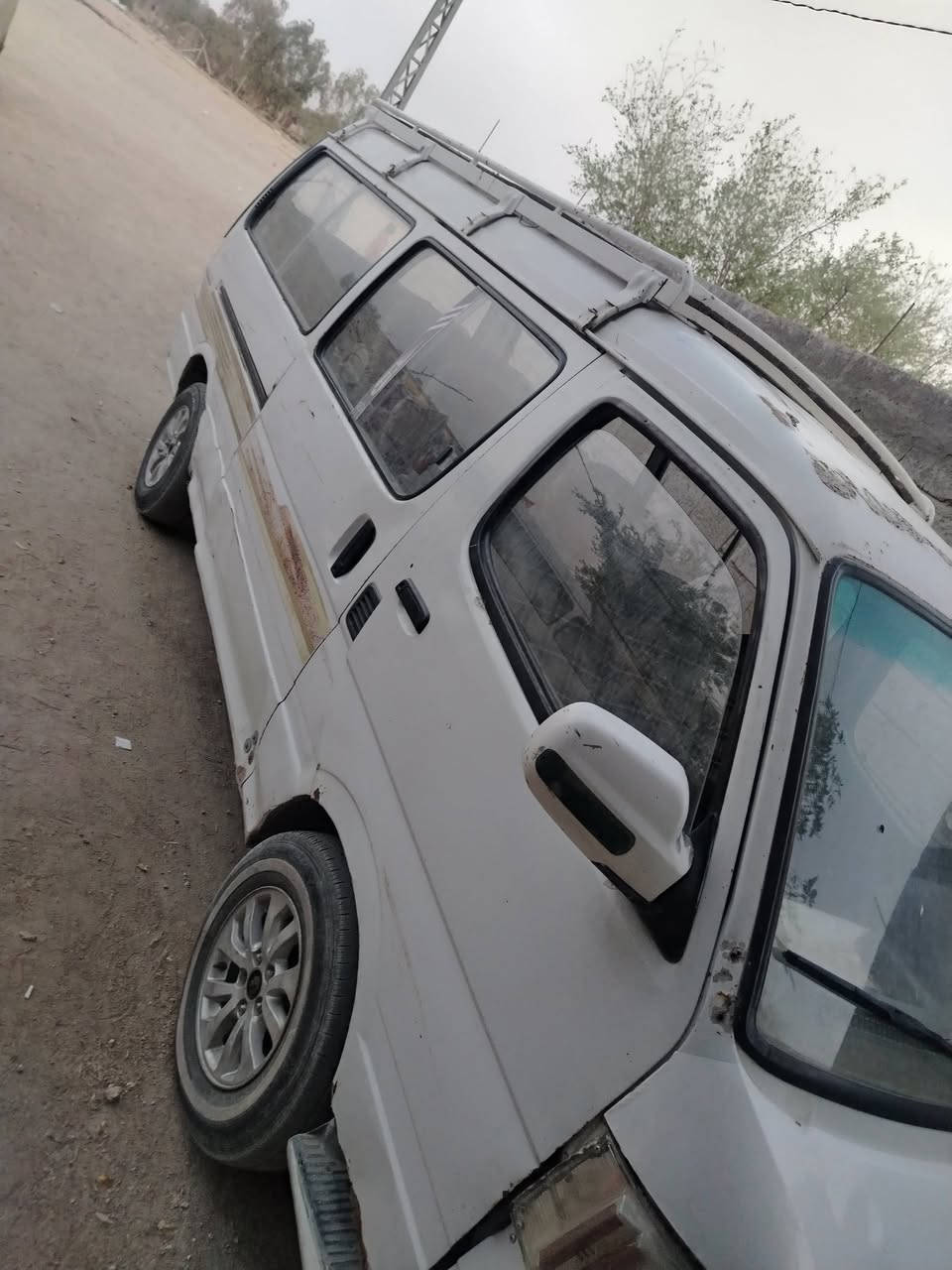 السلام عليكم فتون مديل 9 لبيع
سيارة جاهزه من كلشي محرك جديد بلجيس 
حدادية دوشمه كير خير من الله السعر 16 وبيه مجال حك جيه اتكفلك سرقه وعشاير  
مكاني نجف رقمها صدامي احمر 
رقم تلفون ***********
