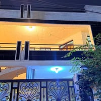 عقار للبيع حي الجهاد الشارقة مربع الاول خلف شارع العام مساحة 200 متر ا...