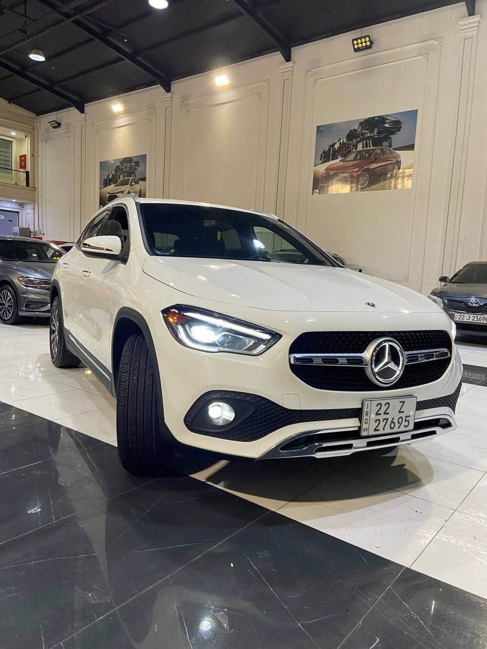 سلام عليكم
للبيع مارسيدس GLA 250 
موديل 2023 
فول موصفات عدا البنراما 
ماشيه 14 الف جديده بحاله الوكاله 
حادث بسيط جدا صبغ ع كد شبر قبق الجنطه مكان الرقم 
الباقي كفاله من كولشي 
تفاصيل اكثر خاص
السعر 265 بيها مجال بسيط 
مكان السياره اربيل 
***********
