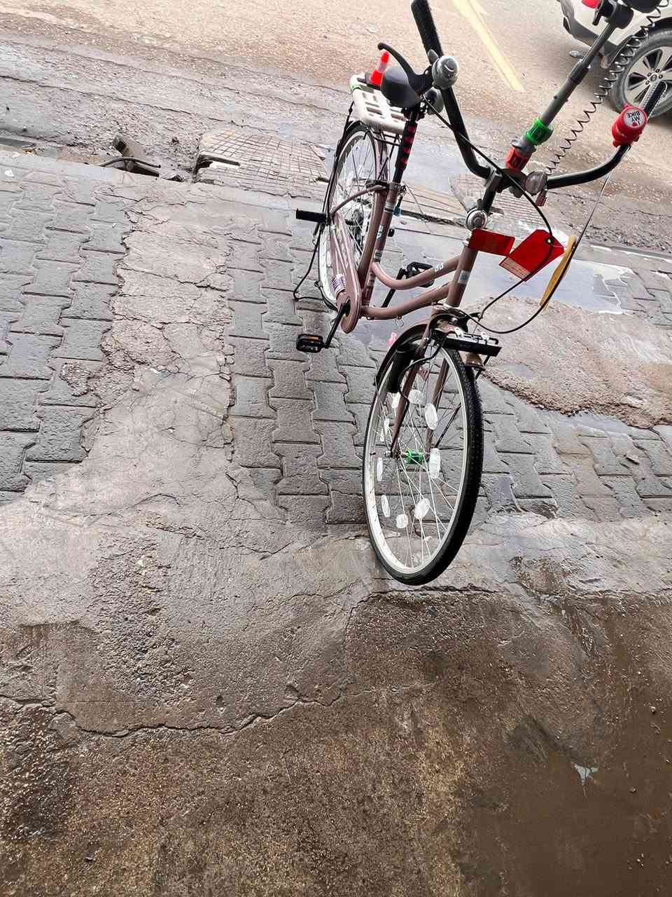 سلام عليكم بايسكل للبيع موديل 22 
130 وبي مجال


**إذا كنت صاحب هذا الإعلان وتريد حذفه لأي سبب، رجاءا أرسل رسالة إلى الدعم الفني**