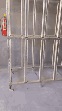 السلام عليكم بيع استاند جام السيارات الطول 6م العرض 1متر ارتفاع 110الاتصال على الرقم بي وتساب ***********
