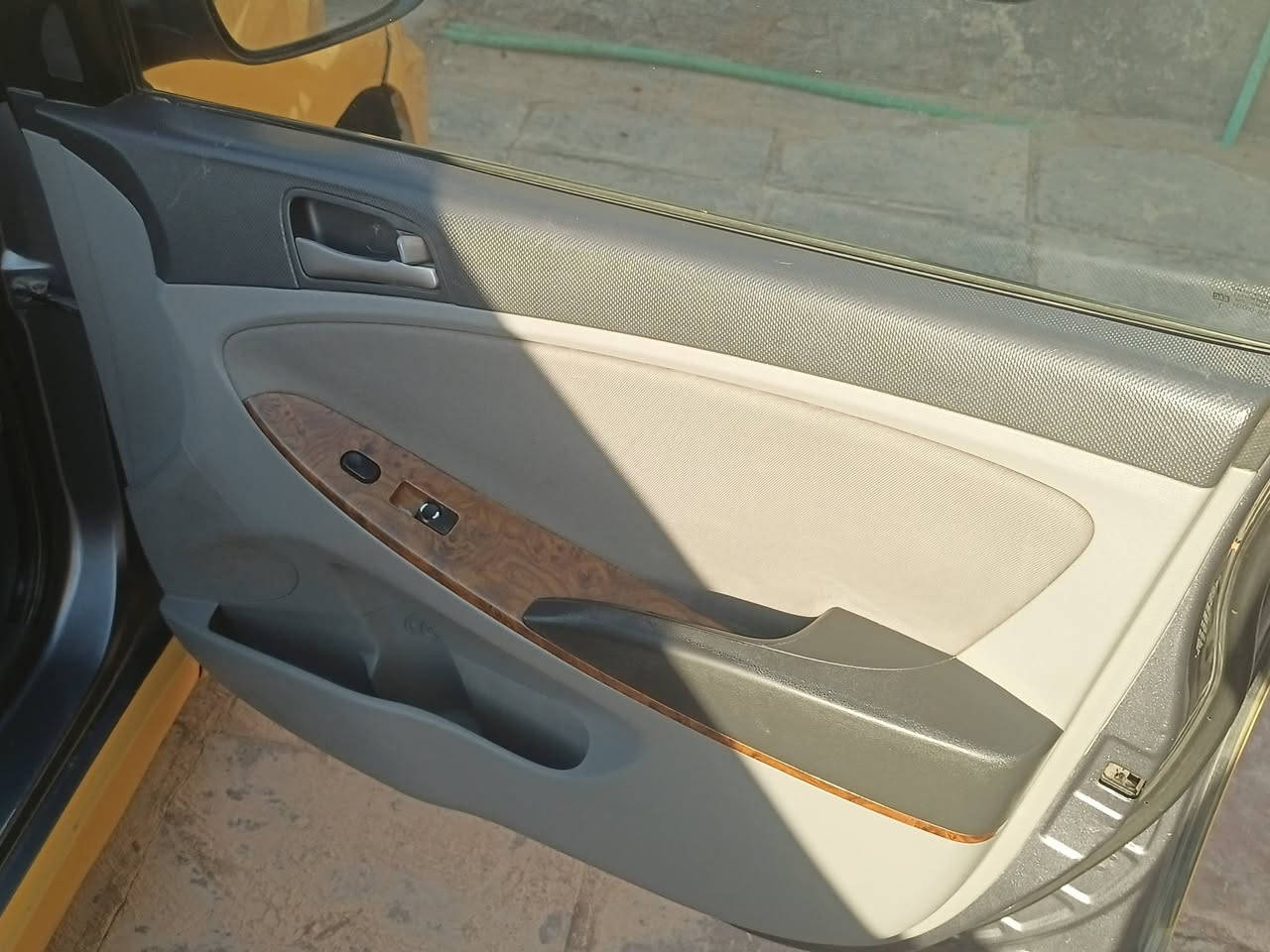 اكسنت أمريكي 16 بدون تبديل جاهزه اي نقص ما بيها بأسمي  الشراي يتصل ***********0مكانها الغراف
