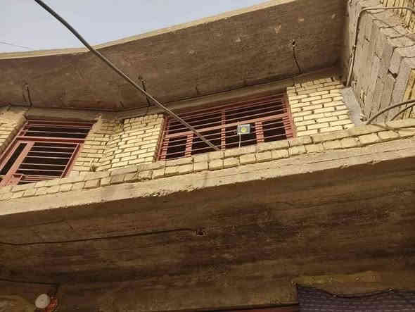 #الدار_للبيع  السلام عليكم من رخصه صاحب الكروب للبيع بيت 100م مربعه طابو زراعي سند 25  طابقين يحتوي على  اربع غرف واستقبال وحولي ومنور صحيات  2 داخلي وخارجي مطبخ  مع بيتونه ومخزن الطابق الارضي كامل الطابق الثاني بس لبخ نقص مثل مامبين بالصوره العنوان الدوره ابو دشير   مستوصف الشهداء شارع اسواق السيد  للاستفسار على الرقم  ***********   سعر مناسب بيع مستعجل السعر خاص
