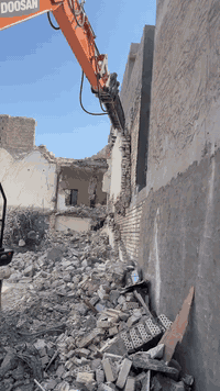 كادر آليات لتفليش البيوت القديمة ورفع الانقاض وتنظيف قطع الاراضي وحدلها بمواد درجه اولى وتسليم ارض جاهزه للبناء باسعار مناسبة جداً للعمل والاستفسار الاتصال على الرقم: ‏‪***********‬‏‏‪☎️
‏‪***********‬‏‏‪☎️
‏‪***********‬‏☎️
اخوكم ابو حسين للترميم
