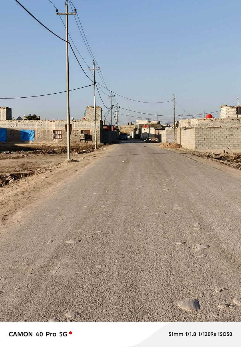 عرصه للبيع المساحه 600 الواجها 20نزال 30 علا شارعين ركن ماء وكهرباء ومدارس اوتبليط بلباب العرصه بسمي زراعي سند 25 المكان الديوانيه  قرب حي المين يم معمل الكاشي قريبه حيل علا الشارع العام تبعد عن الشارع 200متر اتصال ***********
