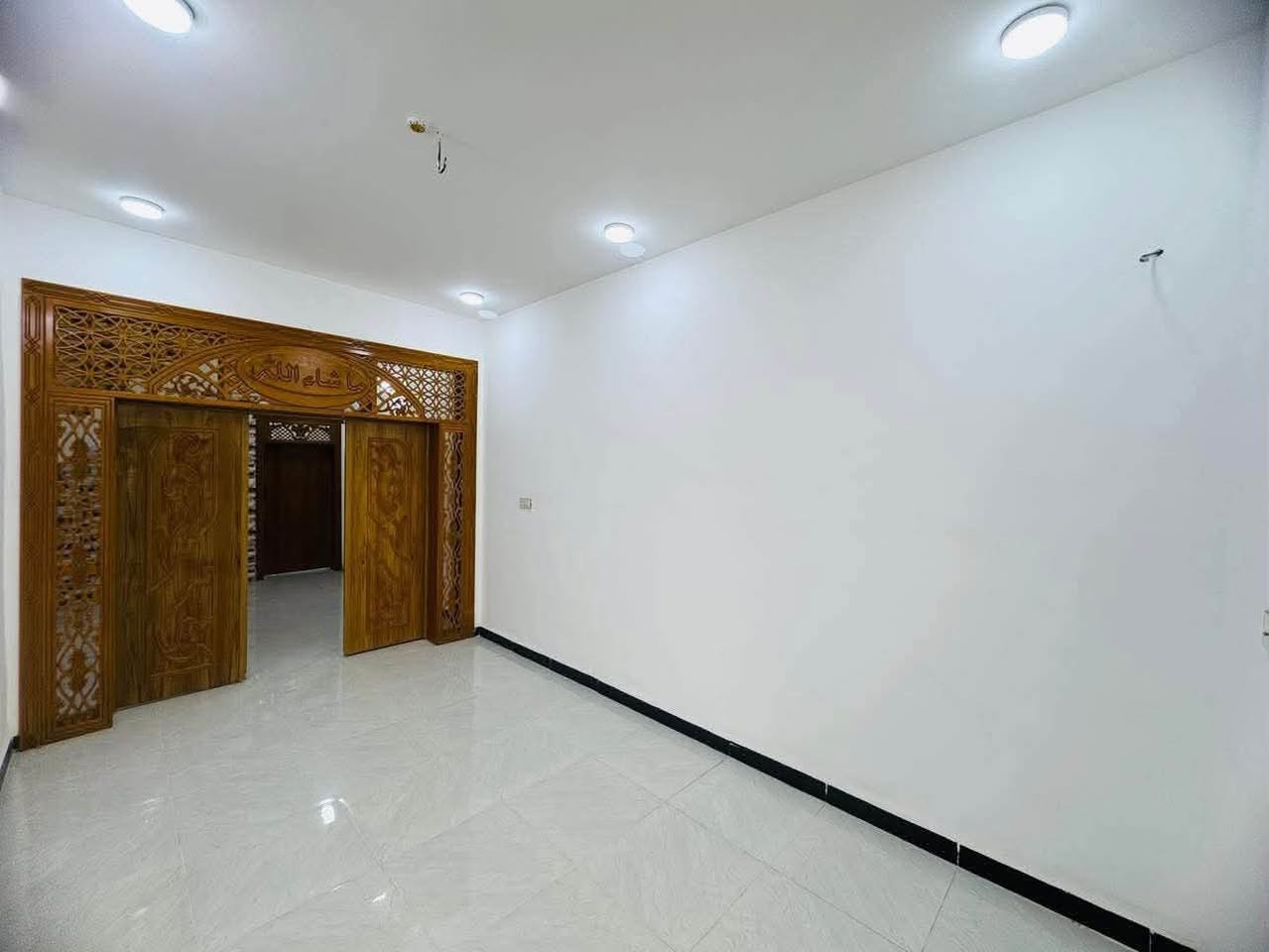 بيت للبيع بيت طابو صرف

📐 100م – نجف / مجمع بيتي

مقابل مجمع الأميرات 

🏠 غرفة، صالة، استقبال، مطبخ

🚿 صحيات (2) + مكشوفة

⚡ جميع الخدمات متوفرة

💰 السعر 70مليون (قابل للتفاوض)
*********** 
***********
