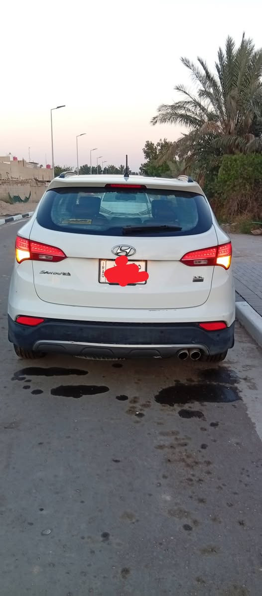 هونداي سنتافي محرك 3300 / 6 سلندر / فول مواصفات 2013 تدفئة وتبريد بالكشنات 7 راكب / بصمة تشغيل وابواب / تبريد مركزي / بنوراما / تحكمات  وكافة المواصفات . بصرة وبأسمي المحرك والكير مفتوحات تجفيت درجة اولى / بيها بارد بداية الجاملق الامامي وبارد نهاية المدكر الخلفي بدون صبغ ولا ضربة ولا تبديل
*********** البصره سكن المعهد التقني 
اتصال او واتساب.
السعر 175 وبيها مجال قليل
