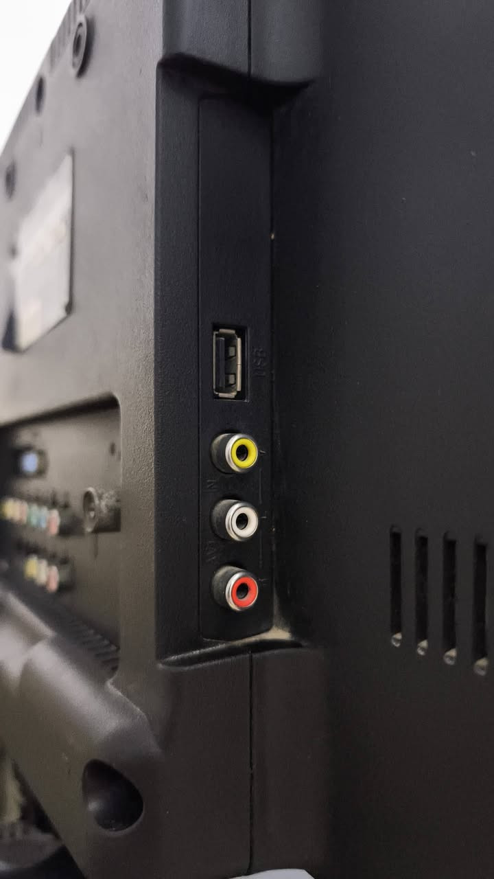 شاشه عادية 720p
حجم 19 مع ملحقات 
بيش تفيدك كلي 
توصيل موجود


**إذا كنت صاحب هذا الإعلان وتريد حذفه لأي سبب، رجاءا أرسل رسالة إلى الدعم الفني**