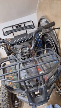 سيارة • نقص عقل • شعب