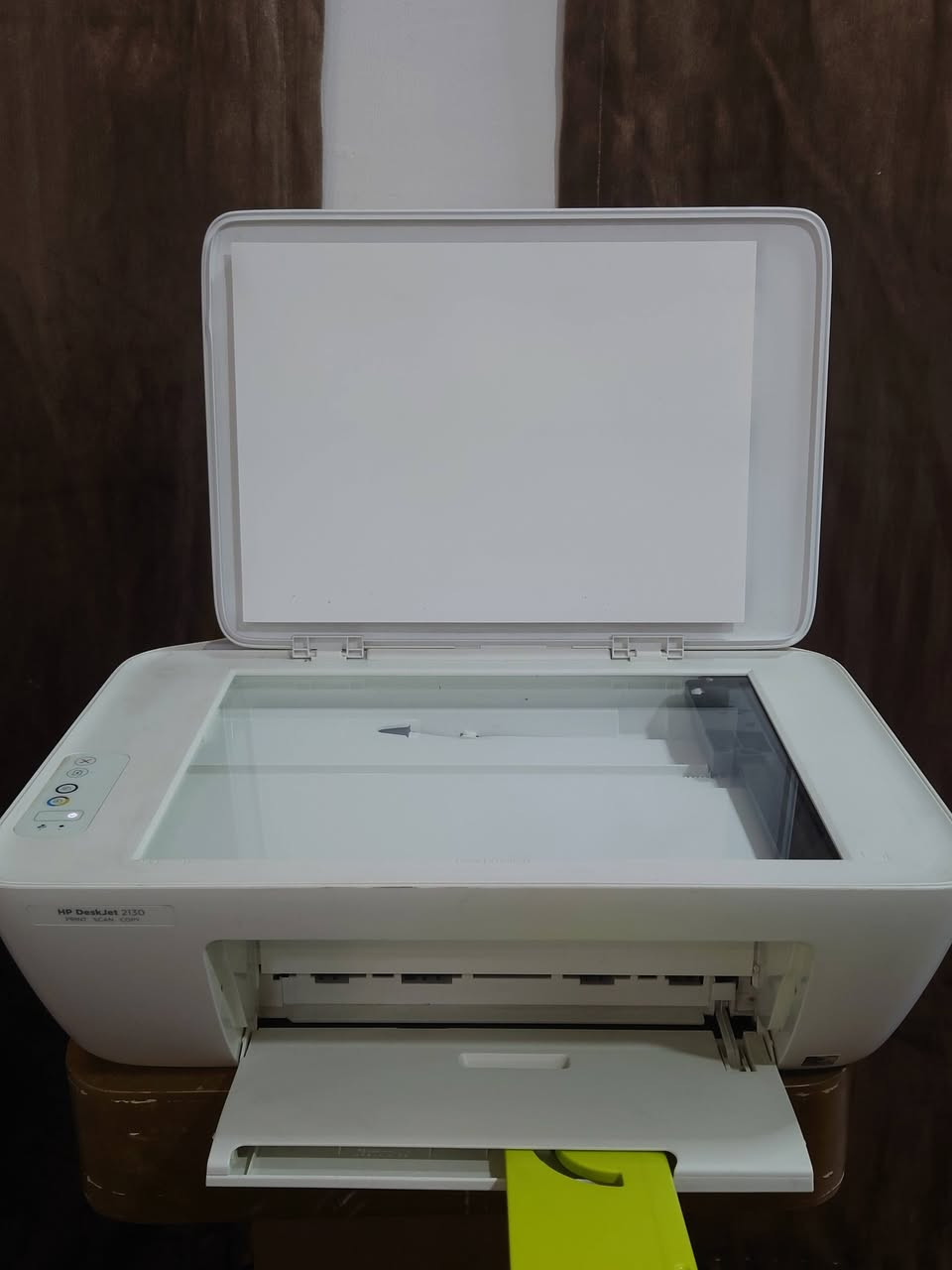 طابعة اج بي عادي وملون كاترجات
اسمها hp Deskjet 2130
مناسبة للاستخدام المنزلي واستنساخ الهويات والمستمسكات
بيها استنساخ وتطبع من الحاسبة تطبع كتب وملازم
الطابعة شغالة وكاملة 
السعر 45 الف وموجود توصيل


**إذا كنت صاحب هذا الإعلان وتريد حذفه لأي سبب، رجاءا أرسل رسالة إلى الدعم الفني**