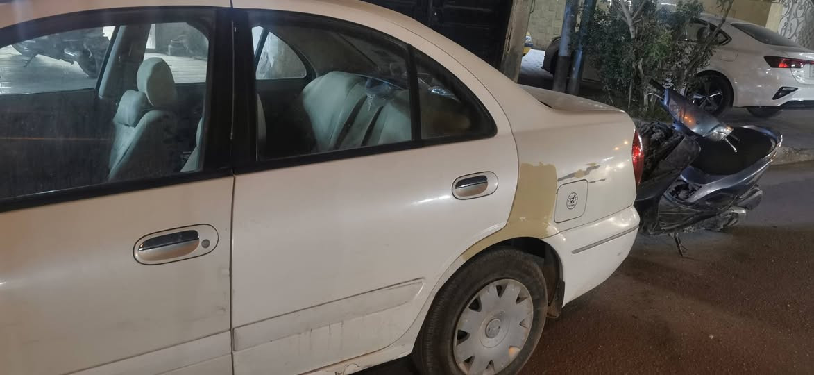 نيسان ٢٠٠٨ ياباني محرك ١٨٠٠ قبق اسود رقم انكليزي تدفئة تبريد بأسمي 
اربع جام كهربائية بيها حادث باب وشوية من الجاملغ موضح بلصورة ماشية ٧٥ الف سعرها ٩٦وبيها مجال سونارها وياها رقمي *********** العنوان الكاظمية
