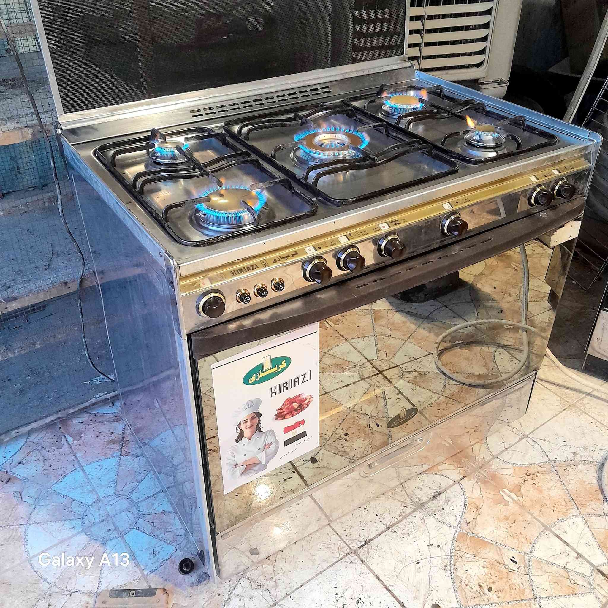 طباخ كريازي اخو الجديد باب اول استيل كوله شغال وعلى الفحص العنوان حي النداء شارع المكاتب وتساب مازنجر موجود ***********
