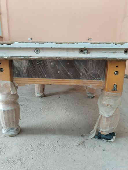 ميز لبيع شراي يتصل سعره 350 وبي مجال قليل ***********
