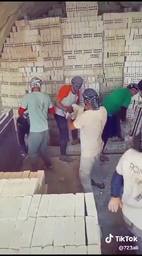 سلام عليكم اخوان منو محتاج جوكت تفريغ عمل كله 
محافظات ويريد يخابرني ‏‪***********‬‏ او يجيني خاص وكون ممنون منه
