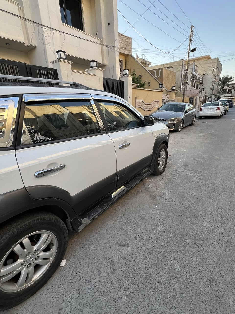 سياره توسان وارد كوري بيها جاملغات وبنيد صبغ بدون حادث فقط مرشوشات مواصفات تحكم ستيرن شاشه كامره بك تبريد شاشه تدفأه كشنات مكينه ٢٠٠٠دوش صدر دبلات كله نضيف سعر١١٠ بيها مجال مكاني بغداد رقم***********
