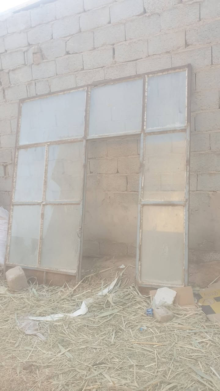 سلام عليكم جام خانه محل  عرض 230 وارتفاع 240 +باب دفتريه عرض 250 إرتفاع 270 مكان كربلاء السعر 450 الف رقم الهاتف ***********
