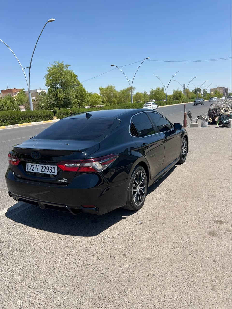 تويته كامري هايبريد موديل ٢٠٢٣ دوو پارچةو بستةك سبوغ جةمپةكي پيشي هةية گير مةكينة پاتري كارةبايي هةمووي بةشةرت سونةري دانراية نرخ ١٦٧ 
***********
*********** أربيل, العراق
