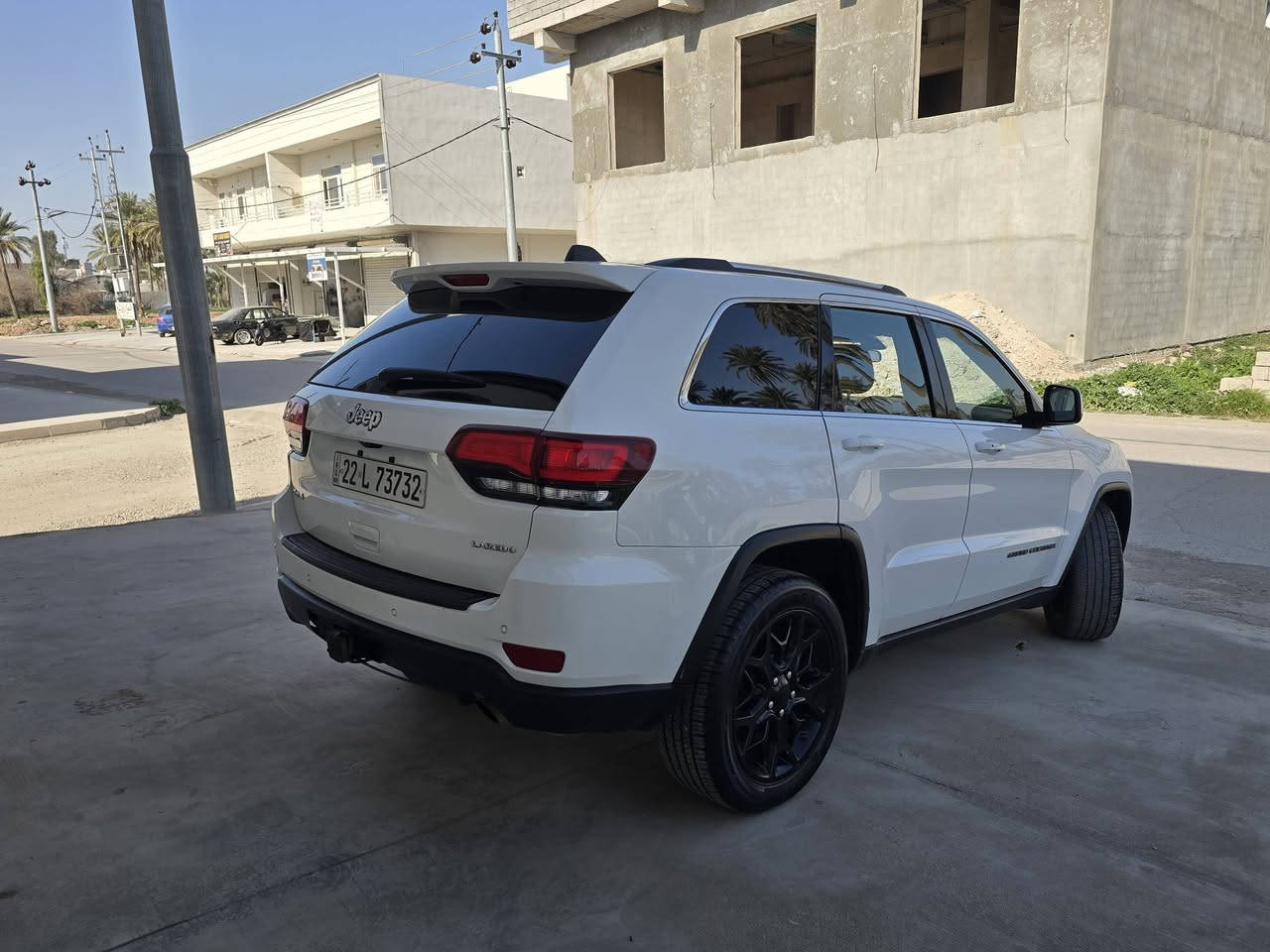 بيع مستعجل  اربيل بأسمي 
جيب لاريدو 2021 فول 
حادثها بسيط جاملغ سايق وشويه من بنيد نفسه 
كشنات تدفئة  
بيها ملاحظات صغار بارد
ستيرن تدفئة 
فتحة سقف 
تشغيل عن بعد 
اوتو ستوب 
كروز سرعة 
جنطة كهربائي 
كامرا دوارة 
شاشة كبيرة 
مسويلها ادامة كامله لنظام القود 
وباقي المواصفات المعروفة
***********
اخوان علق وادزلك السعر
