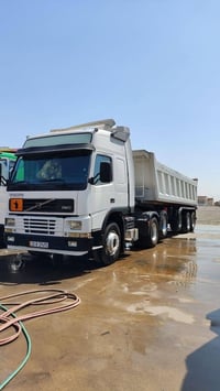 ڤالڤو شخاط 2002 FM سحال خلفي  تك تاير سيارة خير من الله اكسل محرك كلشي...