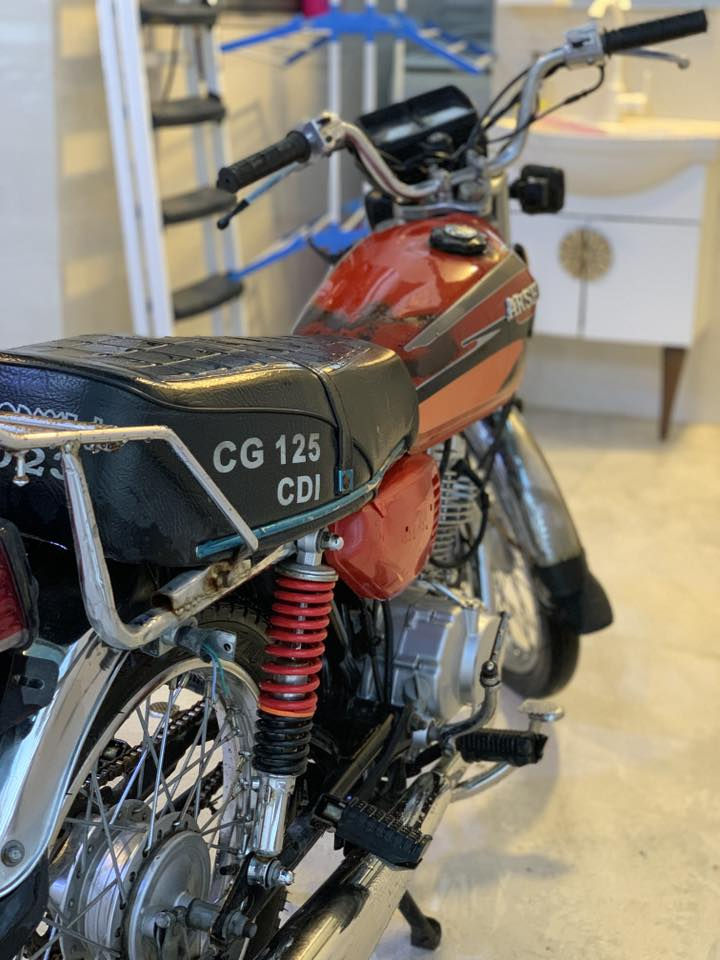 سلام عليكم من رخصة الأدمن 
دراجه ايراني (ارشه) للبيع نضيفة الدراجه محركها نضيف ما مفتوح الدراجه أوراق أصولي ….. للأستفسار ***********
