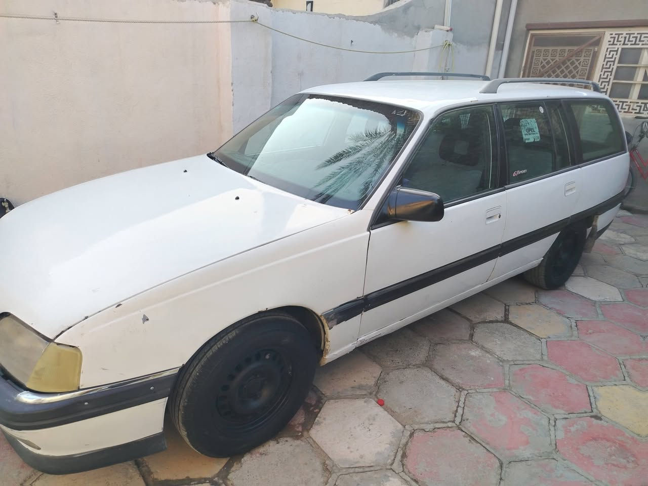 السلام عليكم اوبل اوميكا ستيشن
١٩٩٣

السعر 32 وبيها مجال 

السيارة كاعدة وحلوة والصور مبينة

كير اوتوماتيك

كير ومحرك بطة ٦ سلندر مو  (ونجي) السيارة بطه ومعروف بس سعر المحرك هذا شكد

 بيها محرك لوك

ويل ١٥ تايرات جدد جدد

جام امامي كهرباء

السياره بلاد٦ 

داخل نضيف لا كسر ولا شي

رقم انكليزي جديد

هزه جديدة

السنويه بسمي

علما الرقم

نينوى والتحويل باي مكان والهزة جديدة

يعني التحويل بسيط جدا وبأي مكان 

متواجد بغداد 

***********
